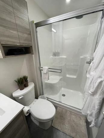 Imagen de la habitación del Hotel Romantic Lakeside Studio Suite. Foto 14