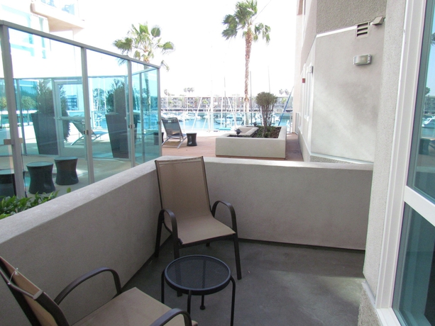 Imagen de los exteriores del Hotel Romantic Studio With Bay View. Foto 9