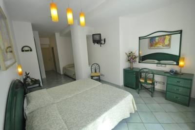 Imagen de la habitación del Hotel Romantica Resort and Spa. Foto 3