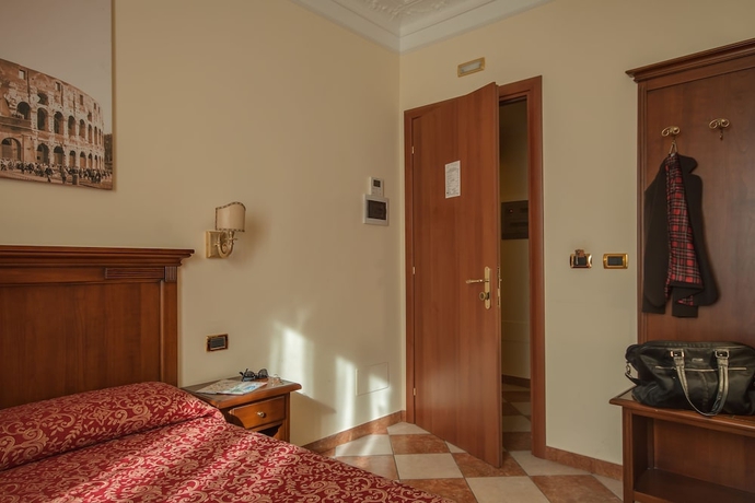 Imagen de la habitación del Hotel Romantica, Termini. Foto 8