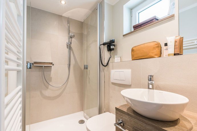 Imagen de la habitación del Hotel Romantik Ahrenberg. Foto 12