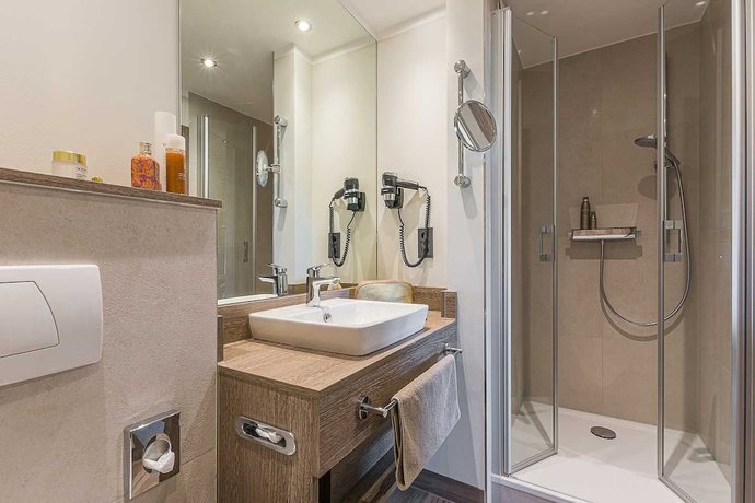 Imagen de la habitación del Hotel Romantik Ahrenberg. Foto 14