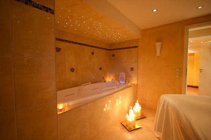 Imagen de la piscina del Hotel Romantik Boesehof. Foto 17