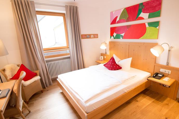 Imagen de la habitación del Hotel Romantik Hirschen. Foto 5