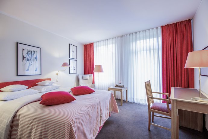 Imagen de la habitación del Hotel Romantik Landschloss Fasanerie. Foto 3