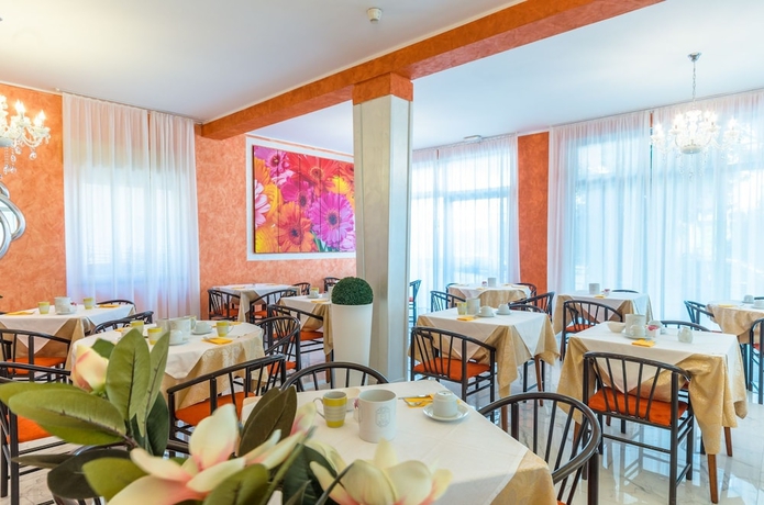 Imagen del bar/restaurante del Hotel Romantik, Lignano Sabbiadoro. Foto 4