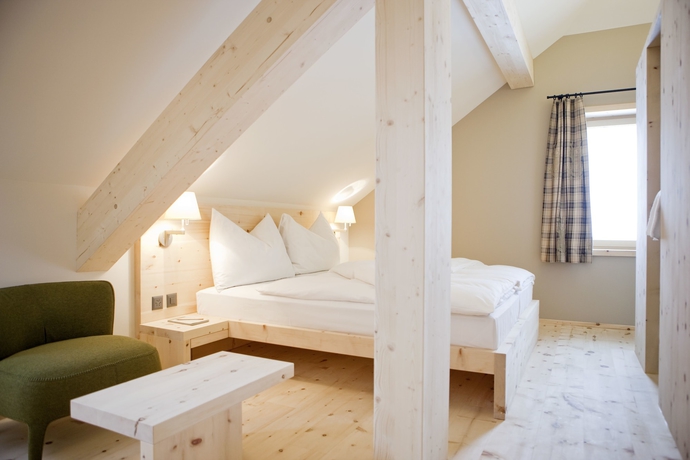 Imagen de la habitación del Hotel Romantik Muottas Muragl. Foto 12