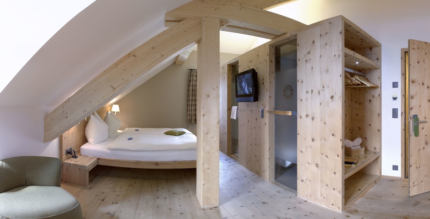 Imagen de la habitación del Hotel Romantik Muottas Muragl. Foto 13
