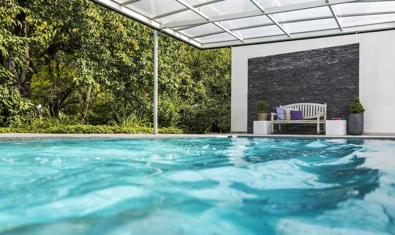 Imagen de la piscina del Hotel Romantik Neuhaus. Foto 19