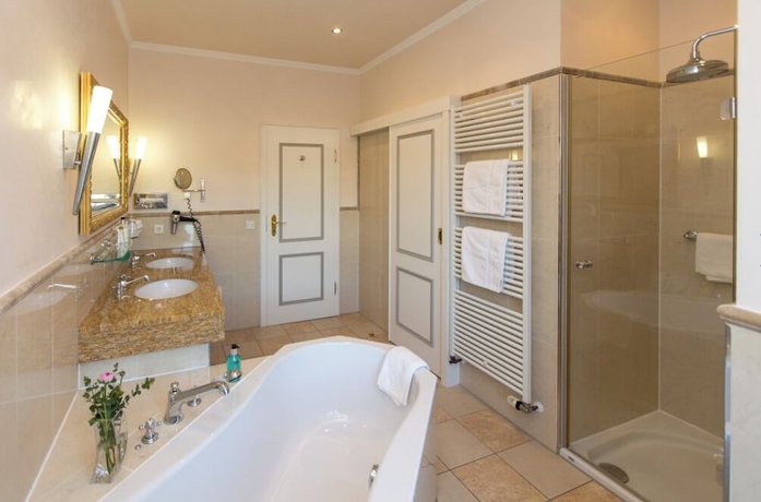 Imagen de la habitación del Hotel Romantik Parkhotel Wasserburg Anholt. Foto 15
