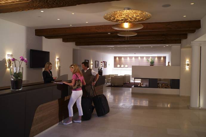 Imagen de los interiores del Hotel Romantik Residenz Ferienwohnungen Hotel Im Weissen R&ouml;ssl. Foto 18