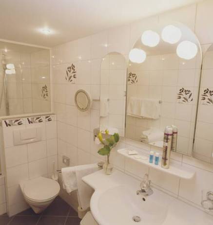 Imagen de la habitación del Hotel Romantik Schlo&szlig;hotel Kurf&uuml;rstliches Amtshaus Daune. Foto 15