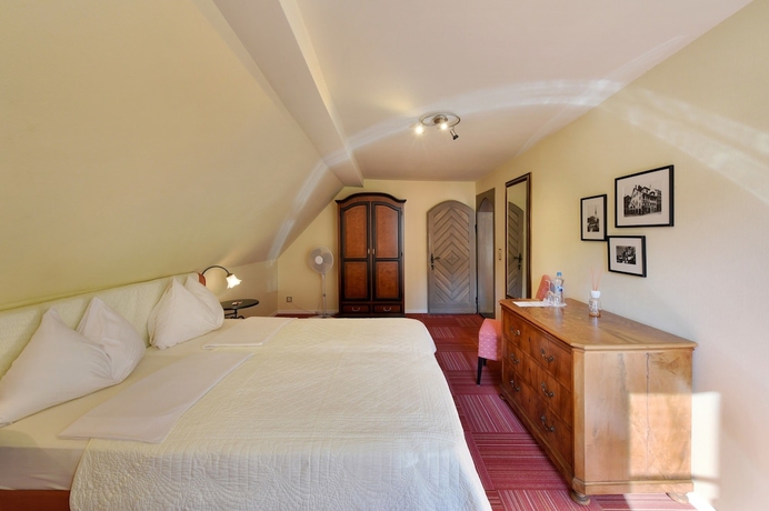 Imagen de la habitación del Hotel Romantik Schwan. Foto 17