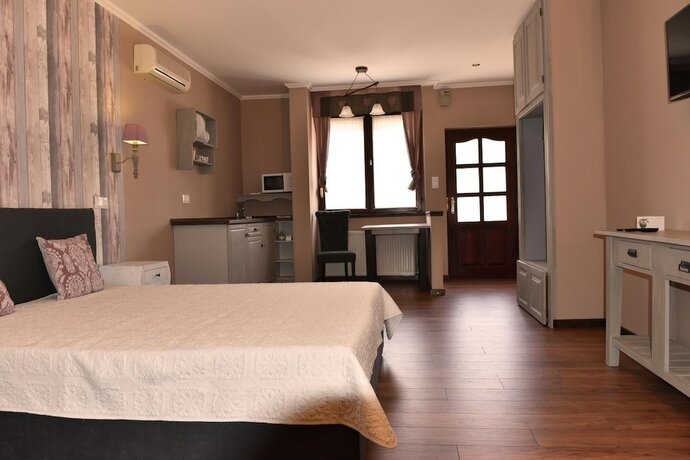Imagen general del Hotel Romantika Panzi&oacute;, GYULA. Foto 8