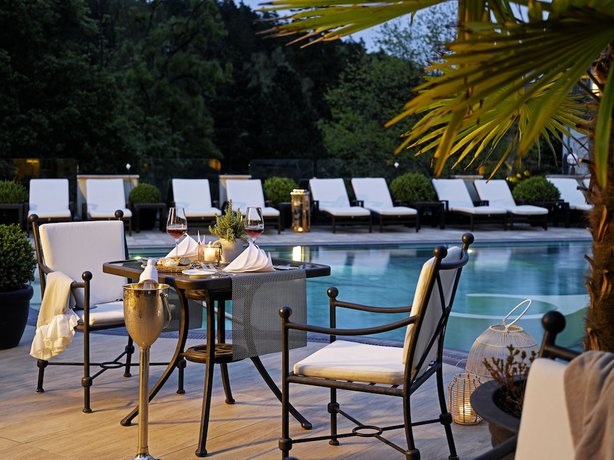 Imagen de la piscina del Hotel Romantischer Winkel Roligio and Wellness Resort. Foto 18