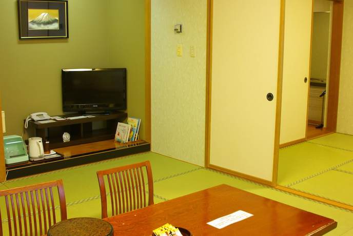 Imagen de la habitación del Hotel Romantopia, A Landscape Of Forest and Stars, The Swan, Of Stars. Foto 9