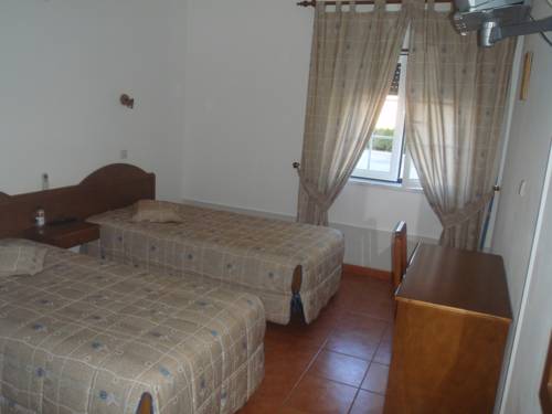 Imagen de la habitación del Hotel Romba. Foto 6