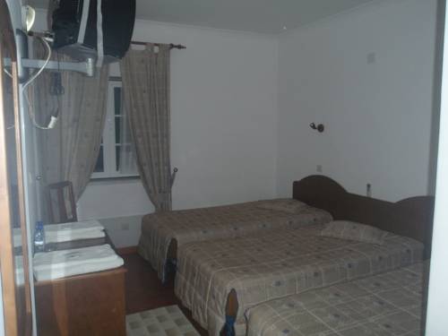 Imagen de la habitación del Hotel Romba. Foto 10