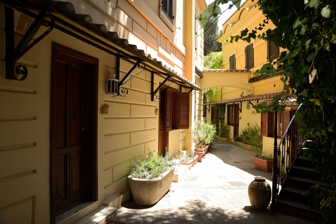 Imagen de los exteriores del Hotel Rome Garden. Foto 13