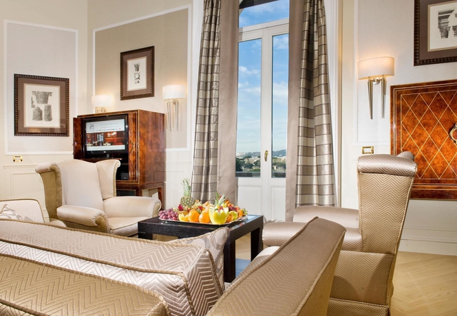 Imagen de los interiores del Hotel Rome Marriott Grand Flora. Foto 10