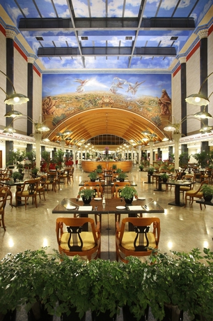 Imagen de los interiores del Hotel Rome Marriott Park. Foto 6