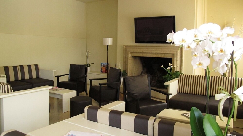 Imagen de los interiores del Hotel Romeo. Foto 17