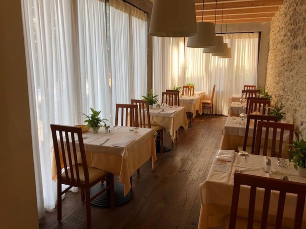 Imagen del bar/restaurante del Hotel Romeo. Foto 7