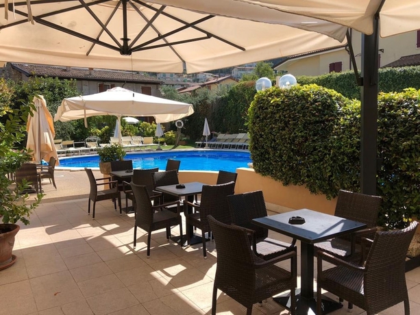 Imagen de los exteriores del Hotel Romeo. Foto 16