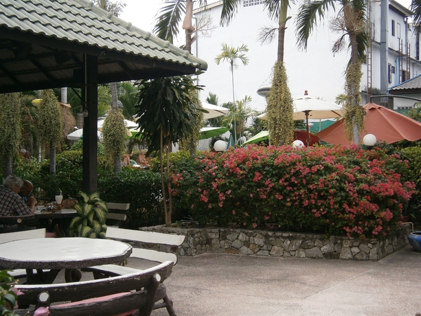 Imagen de los exteriores del Hotel Romeo Palace. Foto 5