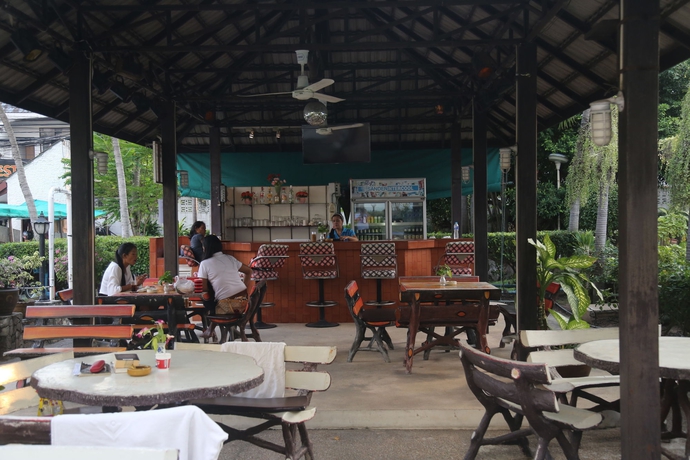 Imagen de la piscina del Hotel Romeo Palace. Foto 9