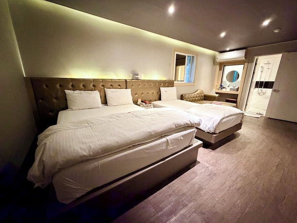 Imagen de la habitación del Hotel RomeoandJuliet. Foto 4