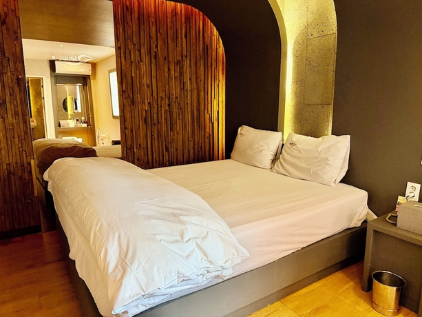 Imagen de la habitación del Hotel RomeoandJuliet. Foto 10