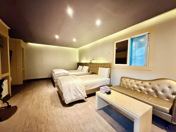 Imagen de la habitación del Hotel RomeoandJuliet. Foto 13