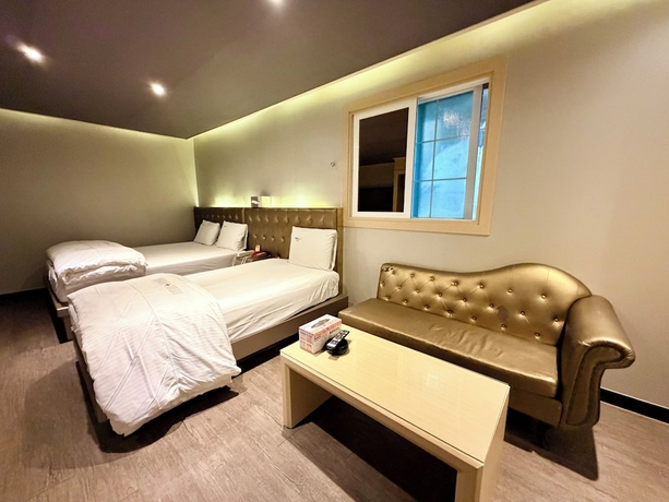 Imagen de la habitación del Hotel RomeoandJuliet. Foto 14