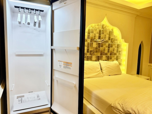 Imagen de la habitación del Hotel RomeoandJuliet. Foto 16