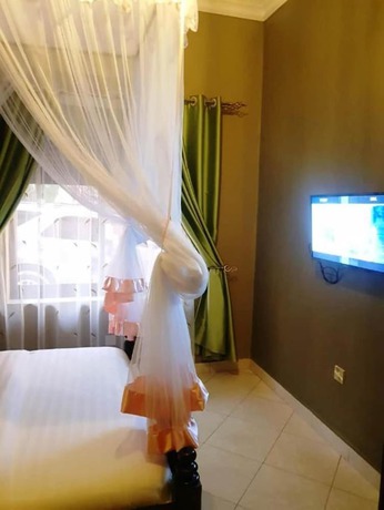 Imagen de la habitación del Hotel Romeos. Foto 5
