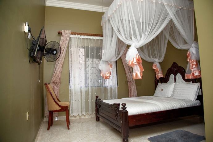 Imagen de la habitación del Hotel Romeos. Foto 19