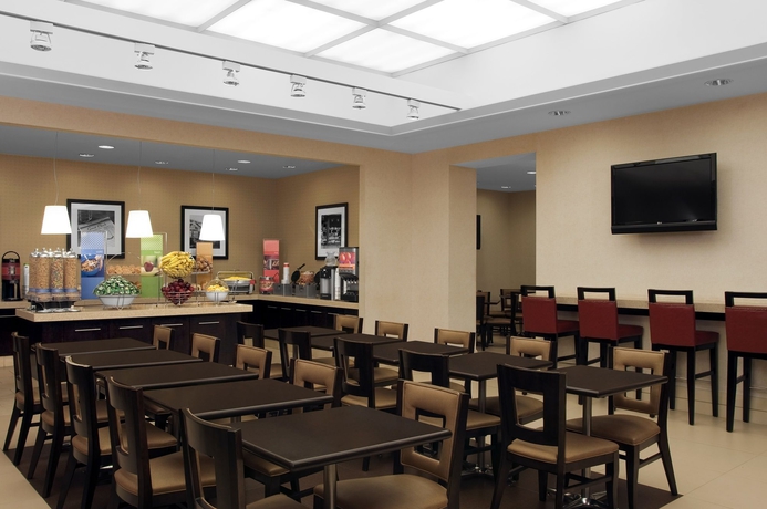 Imagen del bar/restaurante del Hotel Romer Hell's Kitchen. Foto 4