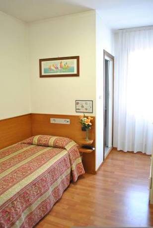 Imagen de la habitación del Hotel Rometta. Foto 16