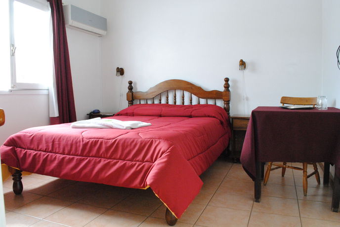 Imagen de la habitación del Hotel Romi. Foto 2