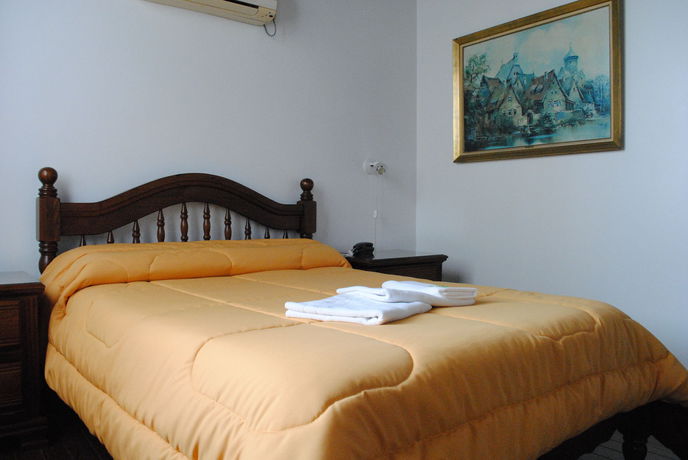 Imagen de los interiores del Hotel Romi. Foto 12