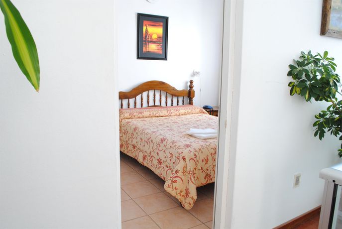 Imagen de los interiores del Hotel Romi. Foto 15