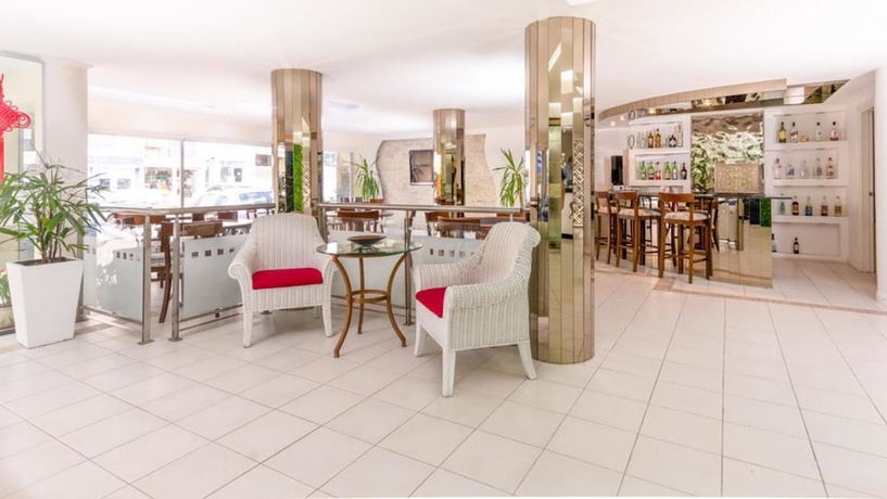 Imagen de los interiores del Hotel Romimar. Foto 14