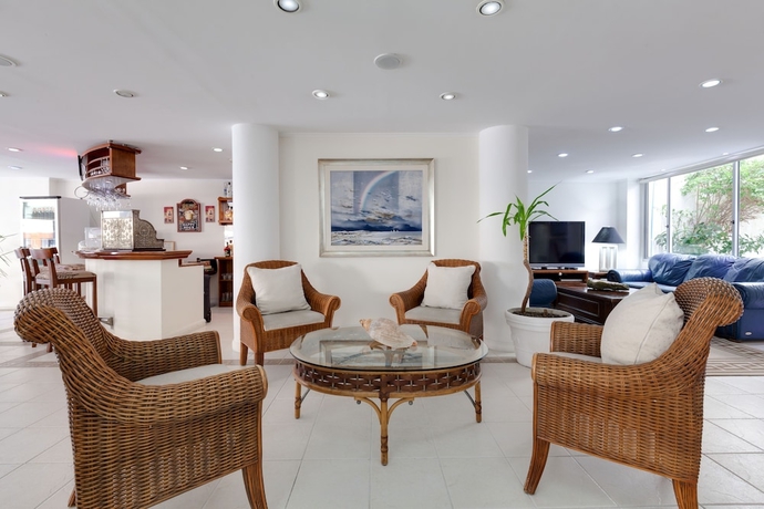 Imagen de los interiores del Hotel Romimar. Foto 18