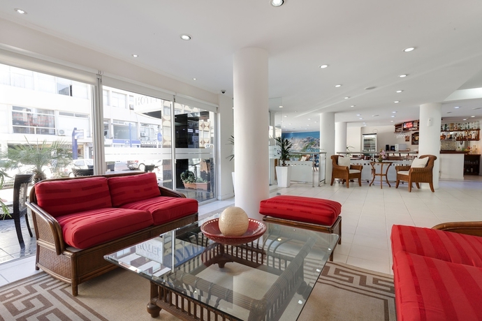 Imagen de los interiores del Hotel Romimar. Foto 19