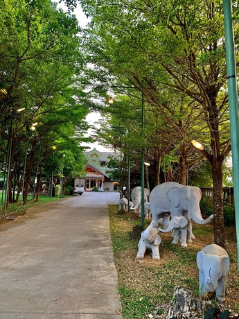Imagen de los interiores del Hotel Rommai Greenpark Lampang. Foto 17