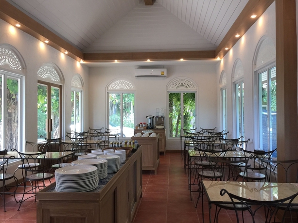 Imagen del bar/restaurante del Hotel Rommai Greenpark Lampang. Foto 3