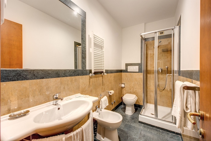 Imagen de la habitación del Hotel Romoli. Foto 14