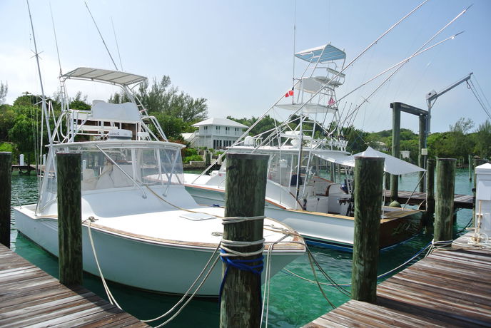 Imagen de los exteriores del Hotel Romora Bay Resort and Marina. Foto 12