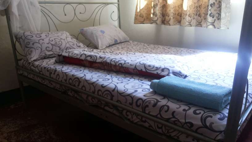 Imagen de la habitación del Hotel Romu Garden. Foto 7